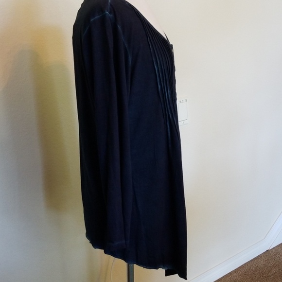 Top - Picture 3 of 8